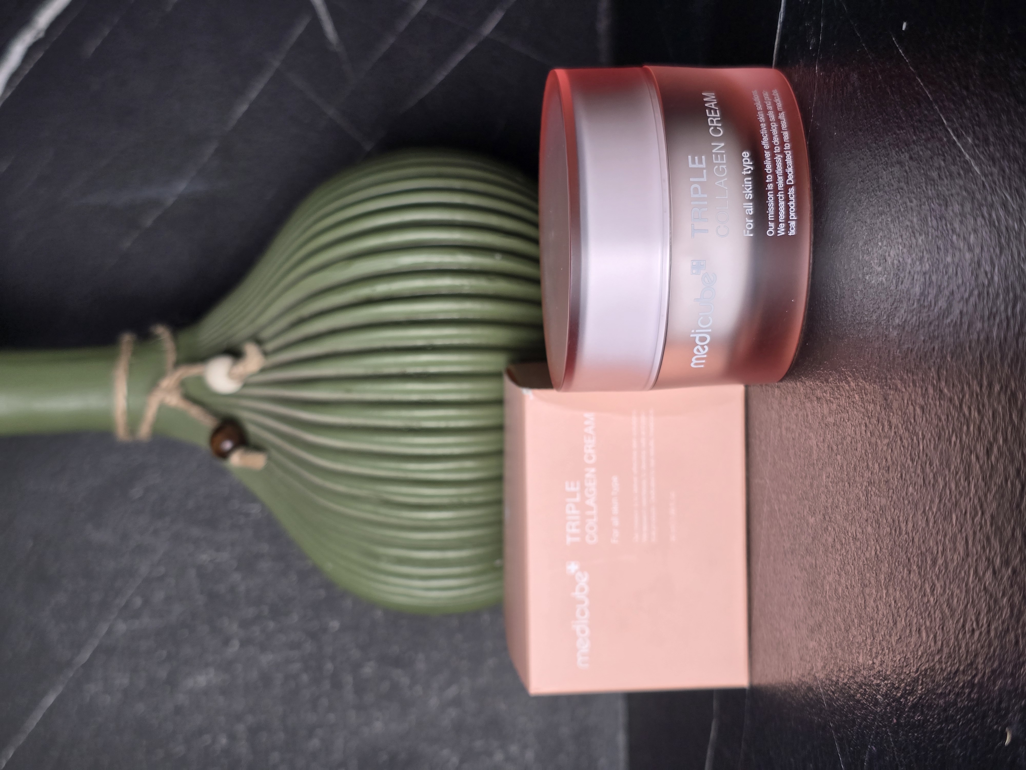 جوانساز و مرطوب کننده تریپل کلاژن مدی کیوب ( Medicube Triple Collagen Cream )