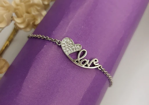 دستبند نقره زنانه مینیمال طرح قلب و LOVE